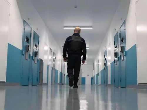 Prisons françaises : surpopulation record et canicule, un cocktail...