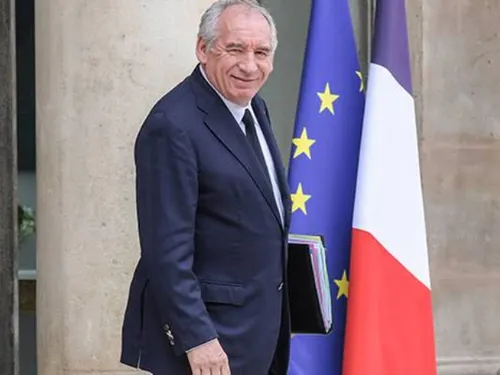 Démission de Bayrou, mobilisation sociale en France et nouvelles...