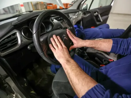 Scandale des airbags Takata : Citroën immobilise toutes les C3 et...