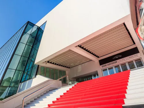 Festival de Cannes : les précaires du cinéma réclament des droits