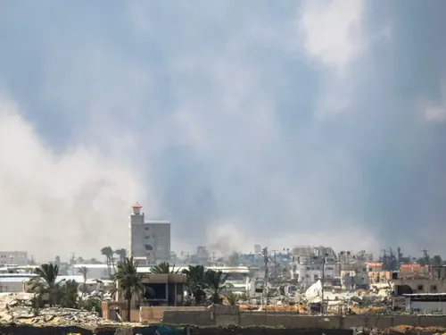 Gaza sous tension: frappes meurtrières, risque de famine, et appel...