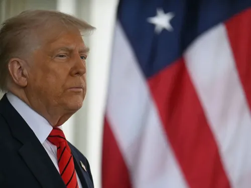 Trump dans le Golfe :  des promesses d'investissements et "des...