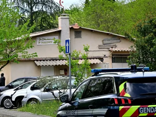 Des instances musulmanes reçues par Macron, qui dénonce la haine en...