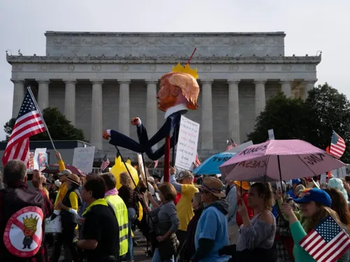 États-Unis : le mouvement « No Kings » mise sur la mobilisation...