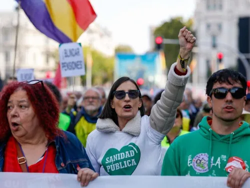 Espagne : 25 000 personnes manifestent à Madrid pour défendre les...