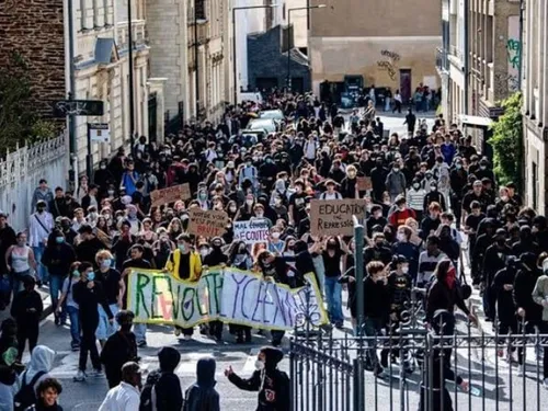 Mobilisation des lycéens et étudiants en France : le gouvernement...