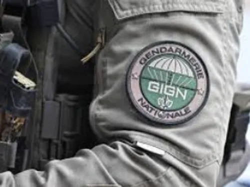 Un meurtre raciste dans le Var : un homme de 53 ans tue son voisin...