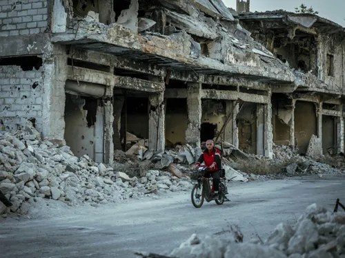 خطوات أولى باتجاه "سوريا الجديدة" لكن بشروط