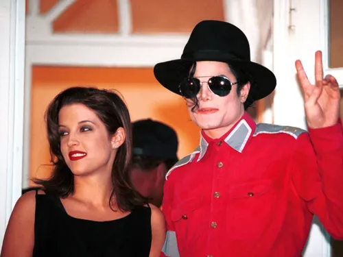 Lisa Marie Presley rejoint Elvis...