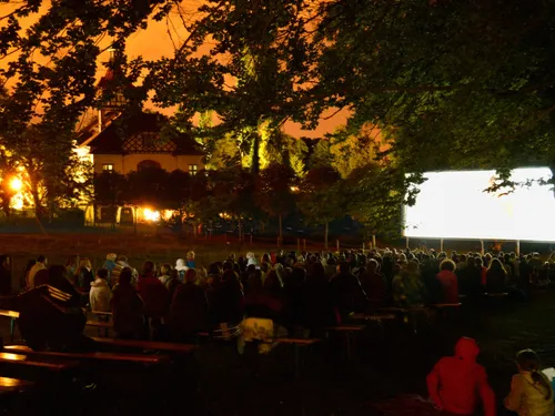 Zoo de Mulhouse : projection sous les étoiles