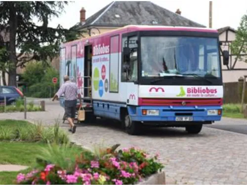 Nouvelle saison des rendez-vous contés  autour du bibliobus