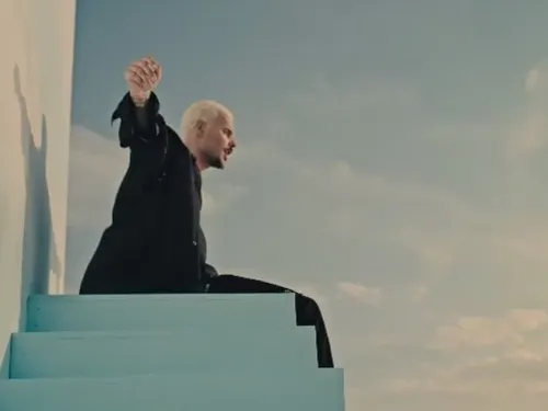 M Pokora dévoile "Qui on est"