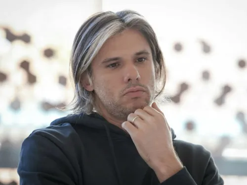 Orelsan annonce une réédition de Civilation avec 10 inédits
