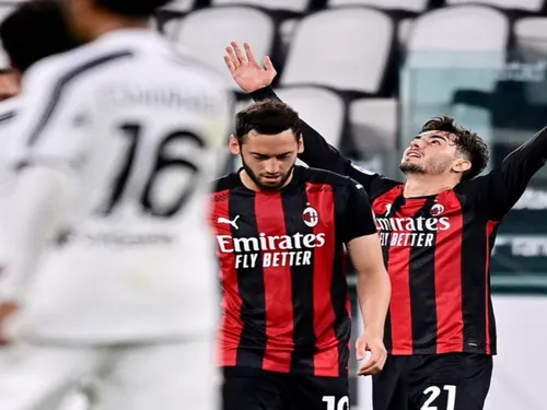 SERIE A : La Juve tombe, Milan en force.