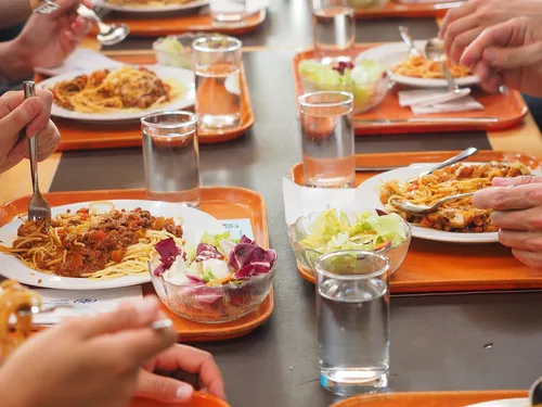 Repas à 1 € pour tous les étudiants : une mesure élargie face à la...