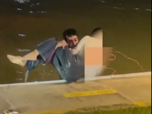 Ayoub le jeune d'Essaouira devenu le héros de tout un peuple en...