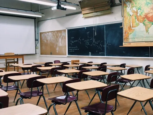 Une école entière reste ouverte pour une seule élève à Jijel !