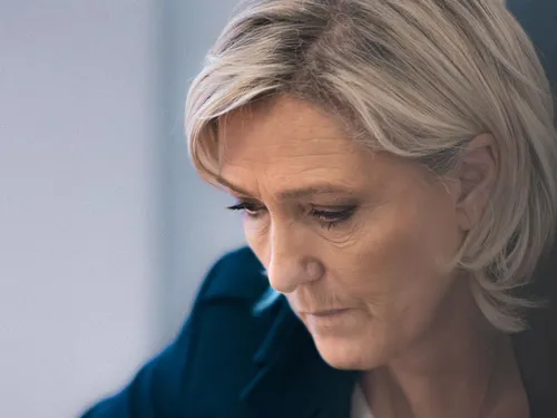 Affaire des assistants parlementaires : le parquet requiert contre...