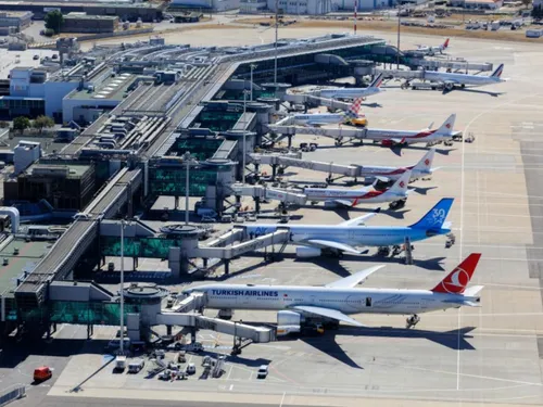 [ SOCIETE ] Aéroports en grève ? 