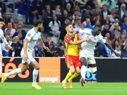 [ SPORT - FOOTBALL ] L'OM ECRASE LENS ET VISE L'EUROPE