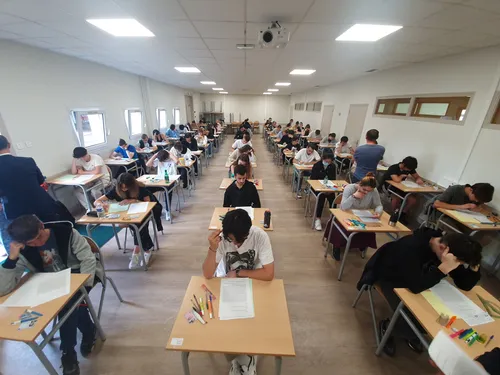 Plus de 3 000 Euréliens devant les copies de philosophie