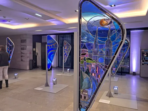 Des vitraux mis en lumière sur le circuit du BHNS à Chartres