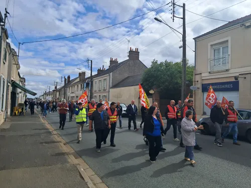 🔊 « On est là », près d'une centaine de personnes mobilisées à...