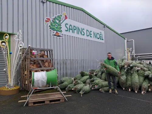 🔊Un marché de Noël autour des sapins à Orgères-en-Beauce