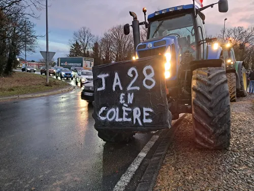🔊Les agriculteurs maintiennent la pression (PHOTOS)