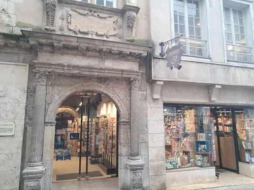Pauline Peyrade à la rencontre des lecteurs à Chartres 