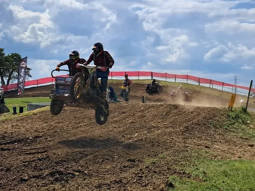 🔊Un side-car-cross électrique sur le circuit des Tonnes à Brou