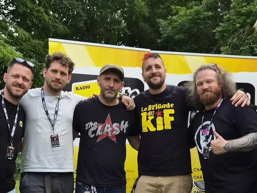 "On fait la fête... On fait les cons" avec la Brigade du Kiff à...