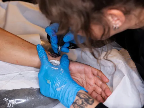 Le Girl’ink Tattoo Convention déménage en Eure-et-Loir