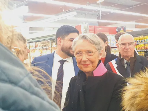 La ministre de l'Éducation nationale présente son plan pour...