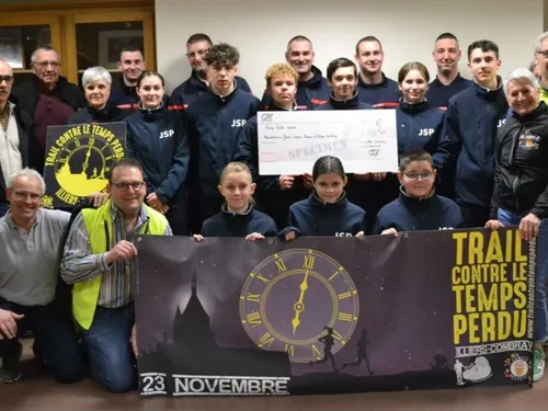 Un chèque pour les jeunes sapeurs-pompiers d’Illiers-Combray