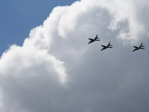 Des avions de chasse en exercice dans la région