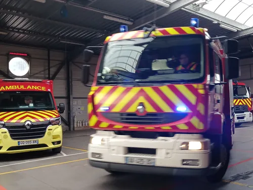 Un bâtiment désaffecté de 300m² en flammes