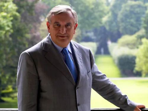 Jean-Pierre Raffarin parle de la situation internationale à Chartres
