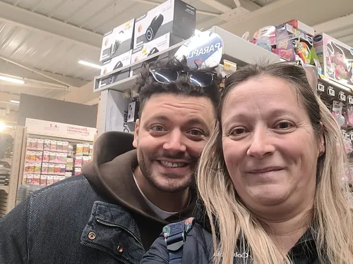 "C'est vraiment vous ?" Kev Adams croisé à l'Intermarché de La...