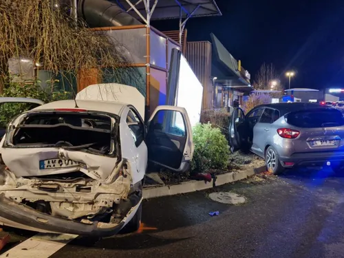 Le Drive de ce fast food hors d'usage après un accident