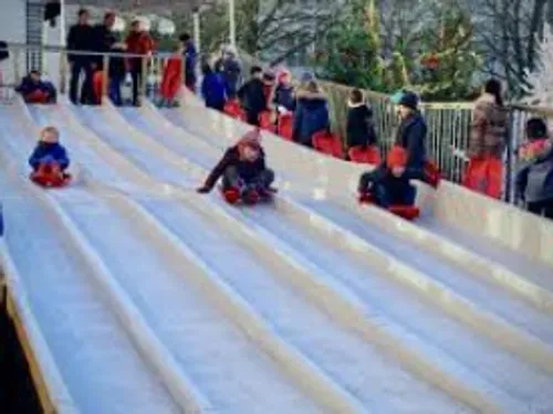 BLOIS (41) - Des Lyres d'hiver : Patinoire et pistes de luge