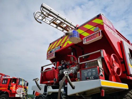 Un feu de culture sur pied à Villiers-Saint-Orien