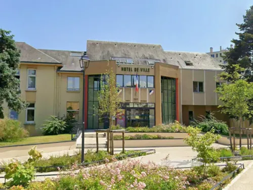 Deux parkings de Lucé fermés jusqu'à midi