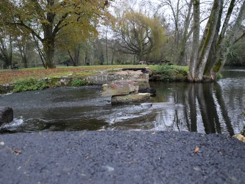 La passerelle rouverte avant les fêtes à Saint-Jean
