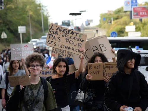 Mobilisation lycéenne : 200 élèves dans la rue à Châteaudun
