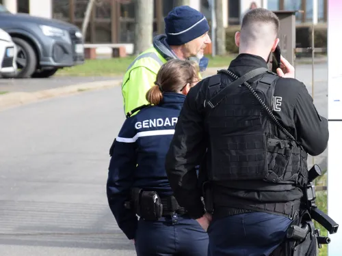 Saint-Denis-Lanneray : trois interpellations après une violente...