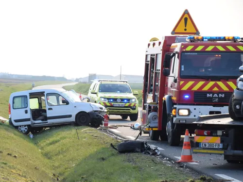Violente collision sur la D927 à Jallans