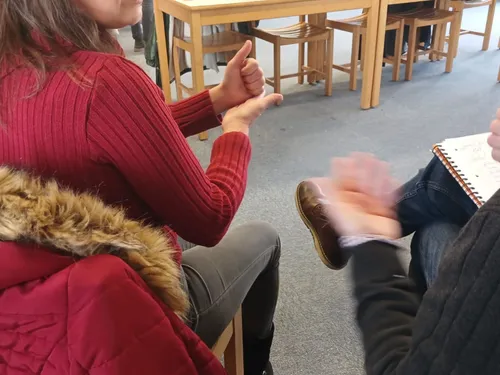 🔊 La Langue des signes française s'apprend à tout âge