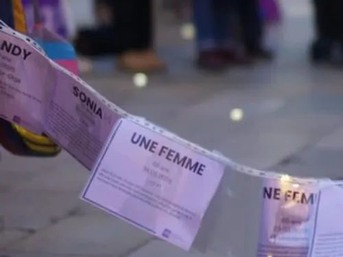 Une centaine de personnes contre les féminicides