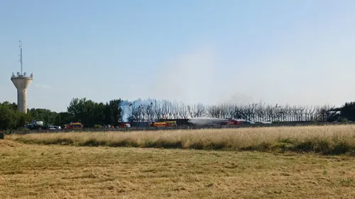 🔊 « Une centaine de véhicules sauvés » après le feu qui a touché...